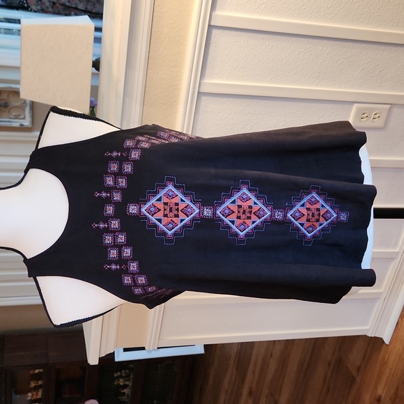 Hollister Tops - Hollister, NWOT, Women's Top, Black with Embroidery on front,  Medium